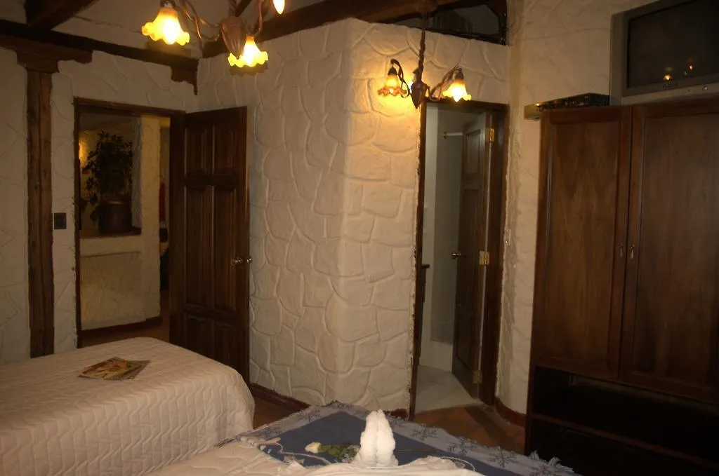 HOTEL Quito Antiguo Ostello
